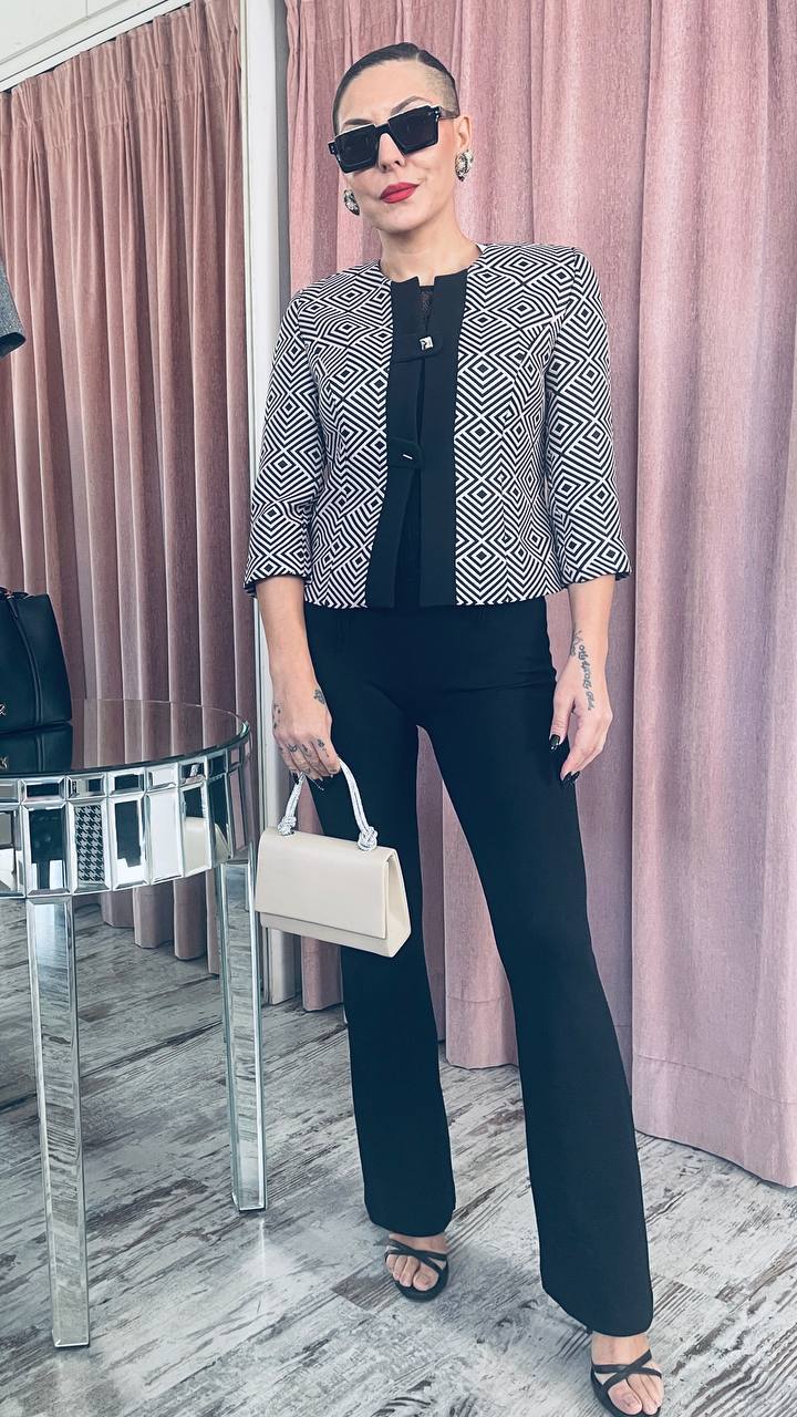 Vagias ΚΛΑΣΣΙΚΗ ΓΡΑΜΜΗ ΚΟΝΤΟ ΓΕΩΜΕΤΡΙΚΑ