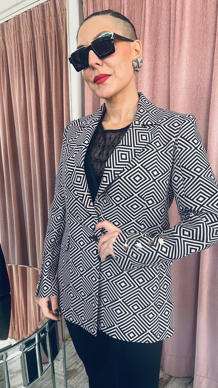 Vagias ΚΛΑΣΣΙΚΗ ΓΡΑΜΜΗ ΜΕ ΜΕΤΑΛΛΙΚΕΣ ΛΕΠΤΟΜΕΡΕΙΕΣ ΓΕΩΜΕΤΡΙΚΑ