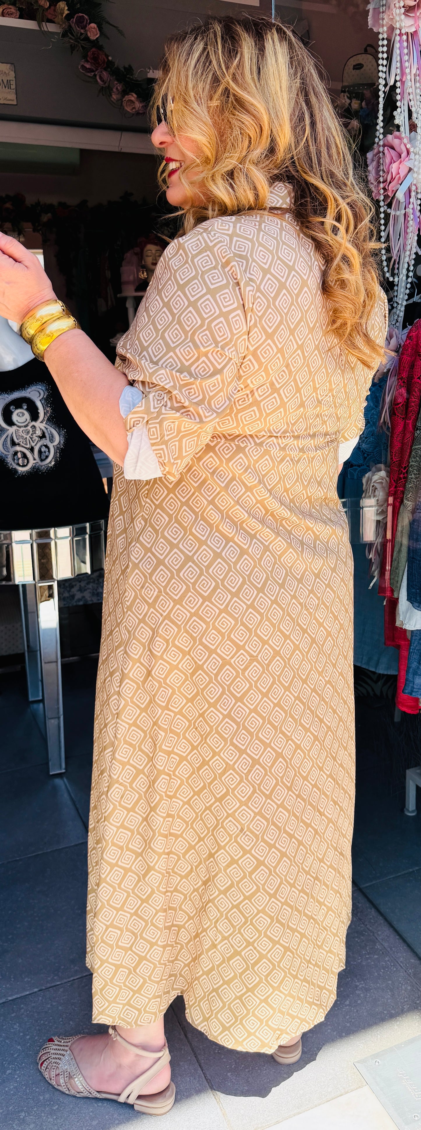 Μάξι Φόρεμα Σεμιζιέ με Σχέδιο Μέανδρος Plus Size Μπεζ-5