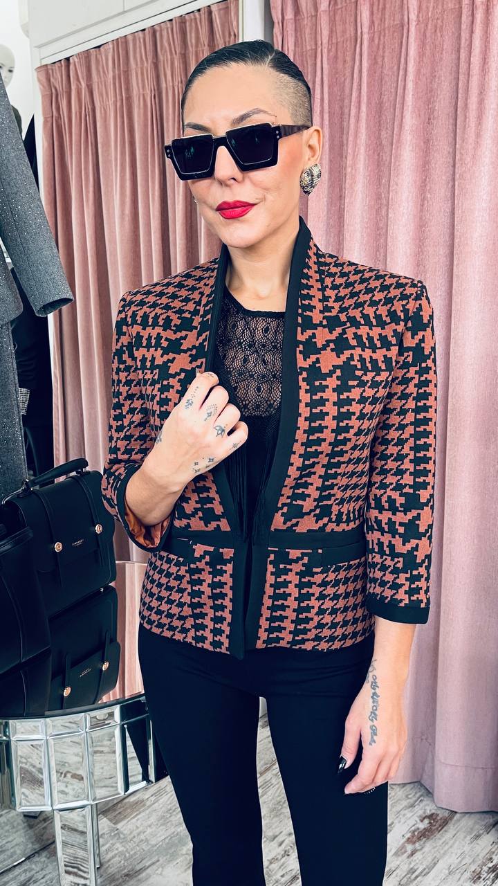 Vagias ΤΥΠΟΥ BLAZER ΚΟΝΤΟ ΕΚΑΙ/ΜΑΥΡΟ