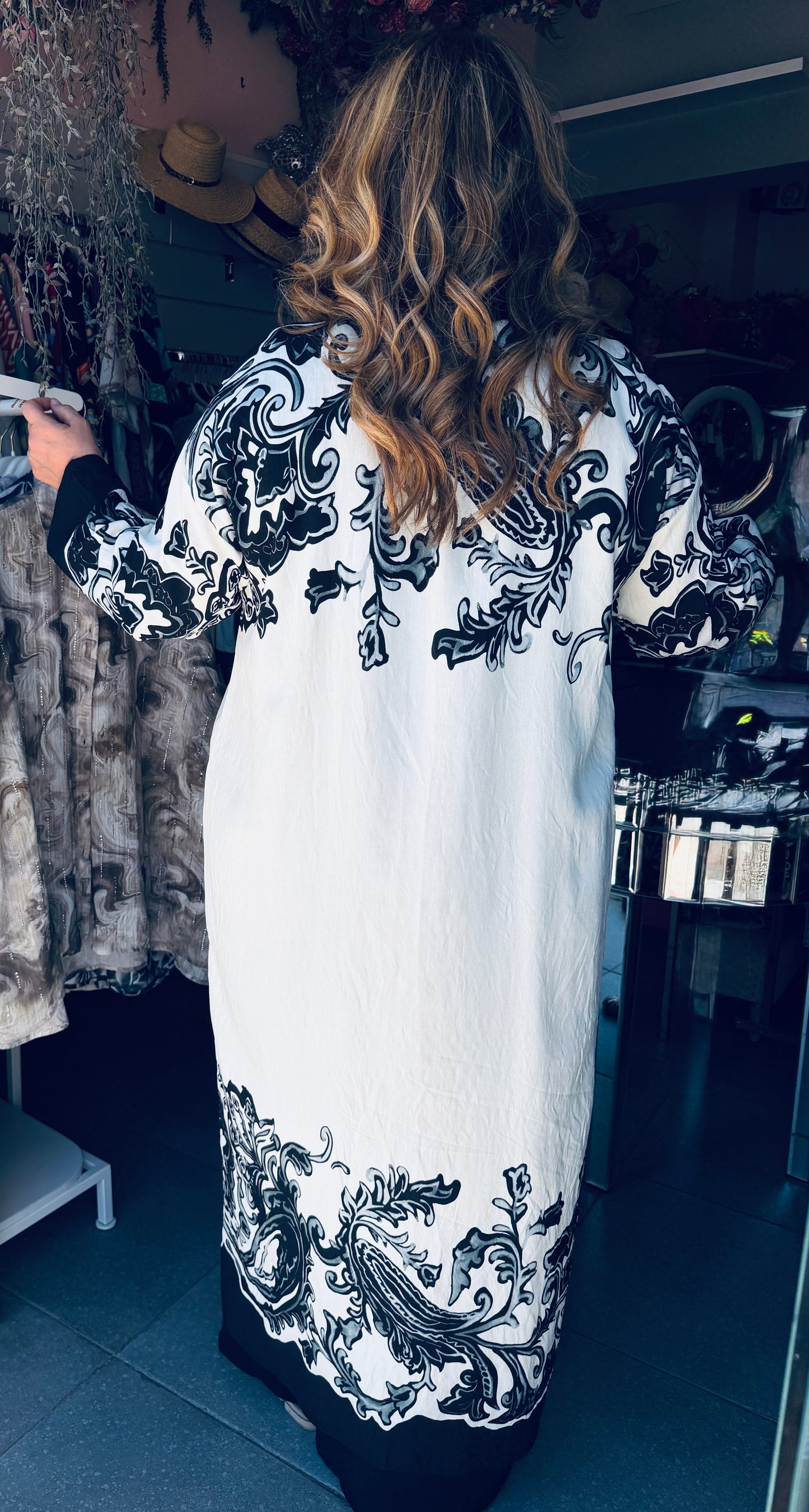 Μακρύ Κιμονό με Baroque Σχέδιο & Ζωνάκι Plus Size Μαύρο-1