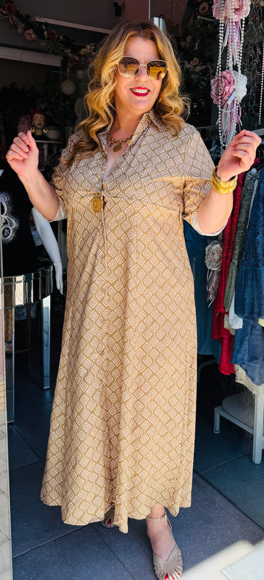 Μάξι Φόρεμα Σεμιζιέ με Σχέδιο Μέανδρος Plus Size Μπεζ-5