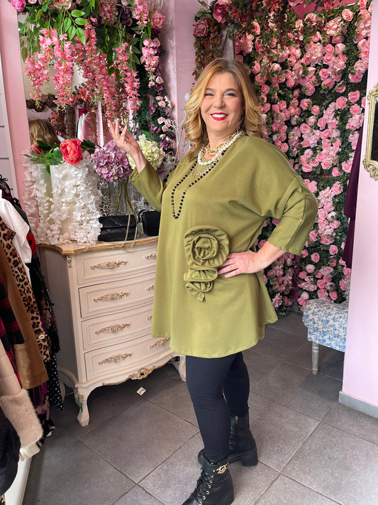 Φόρεμα σε κλασική γραμμή με λουλούδι λαδί-3