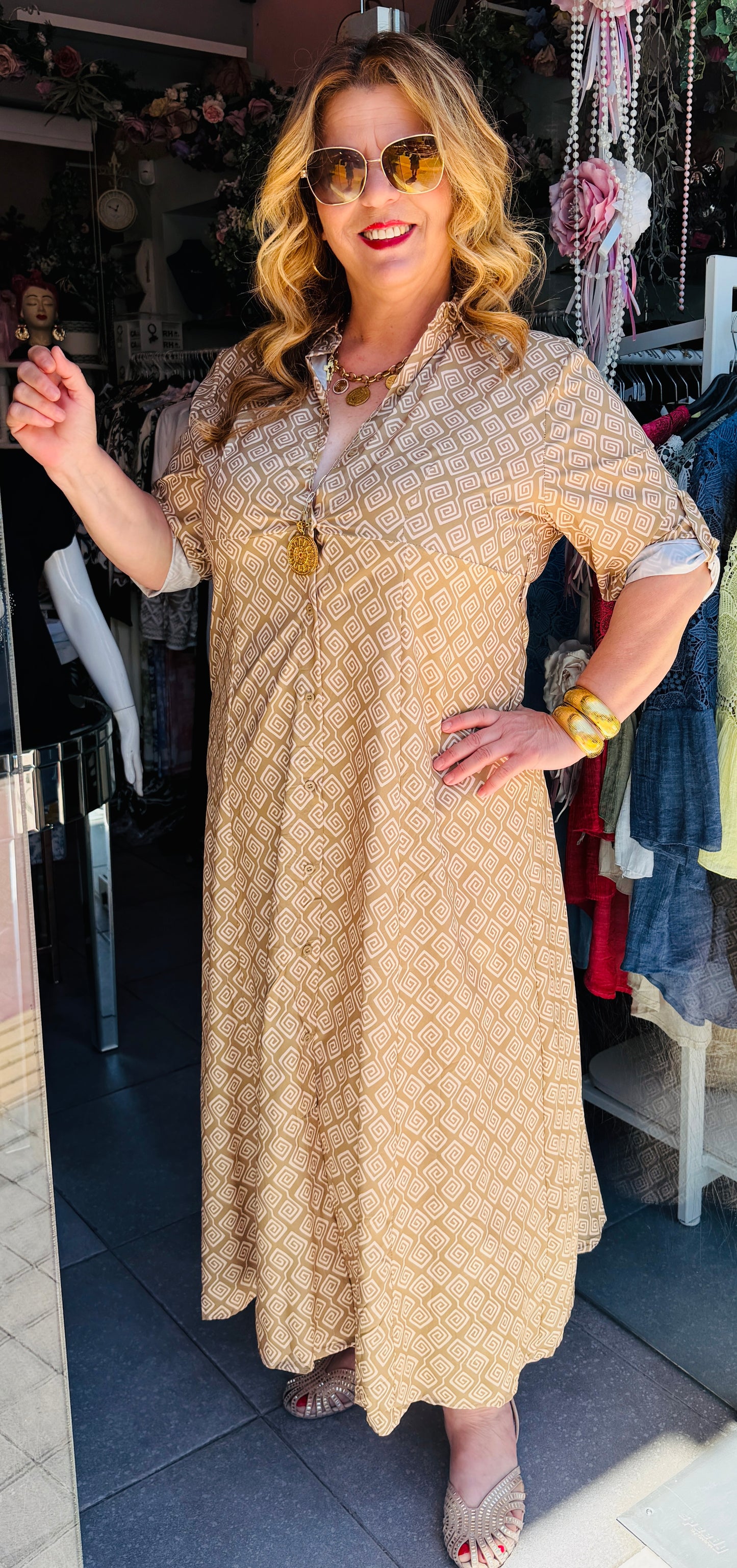 Μάξι Φόρεμα Σεμιζιέ με Σχέδιο Μέανδρος Plus Size Μπεζ-5