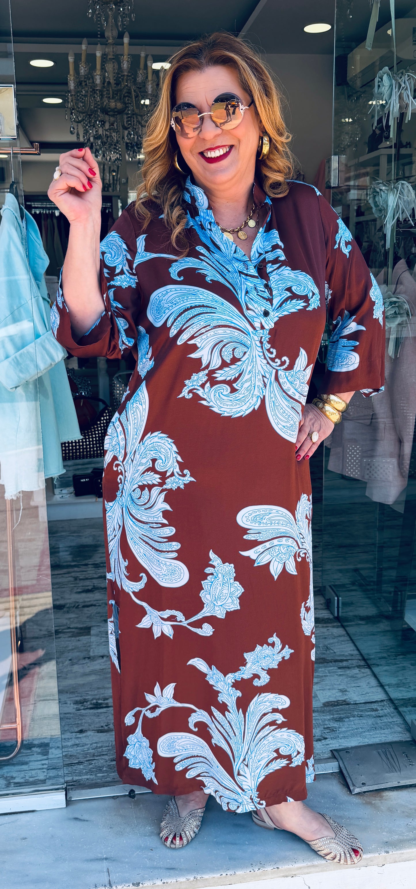 Maxi Καφτάνι Satin Look με Σχέδια “ΛΑΧΟΥΡΙΑ” Σοκολά με Γαλάζιο-1