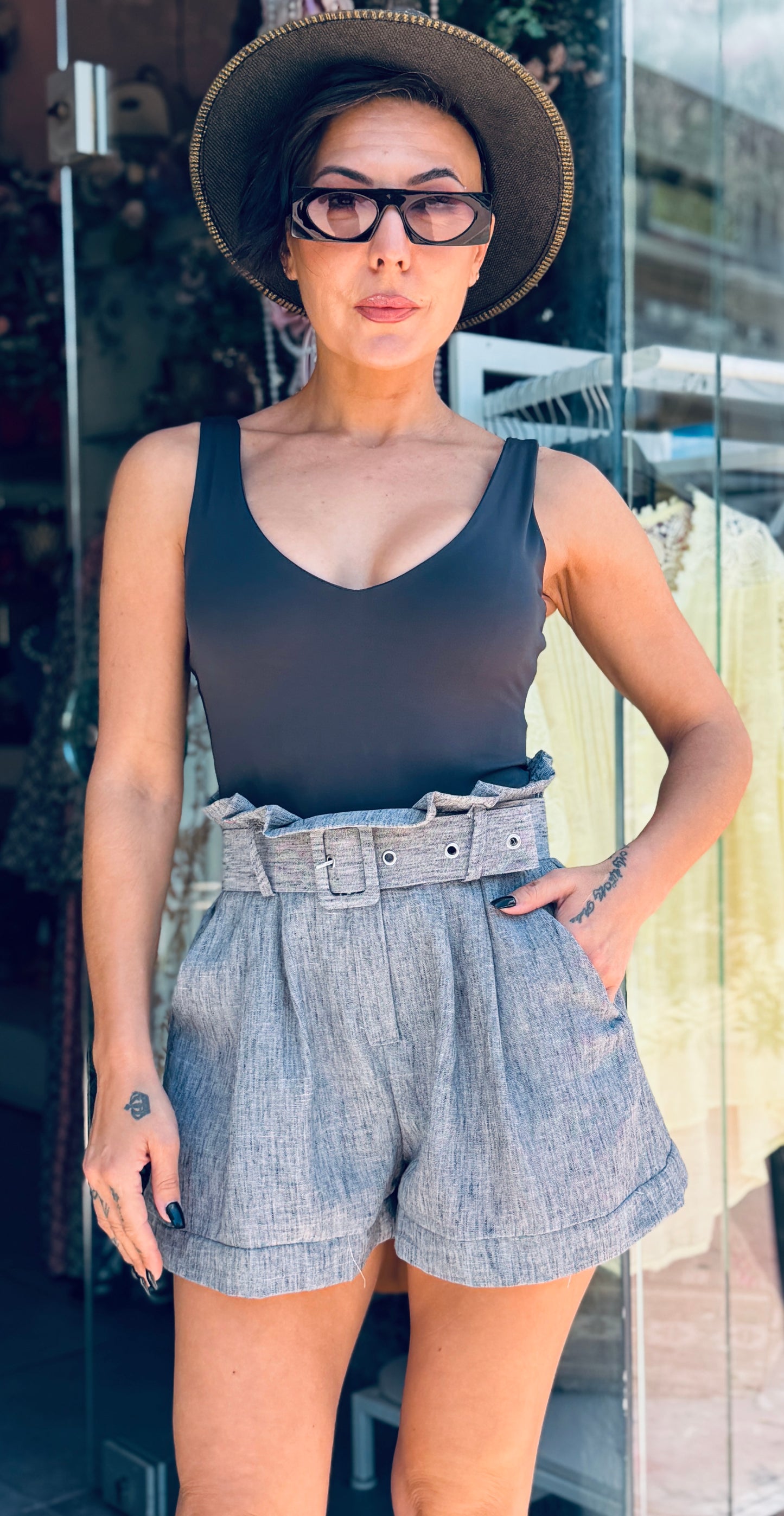 Ψηλόμεσο Shorts με Ζώνη – Γκρι-1