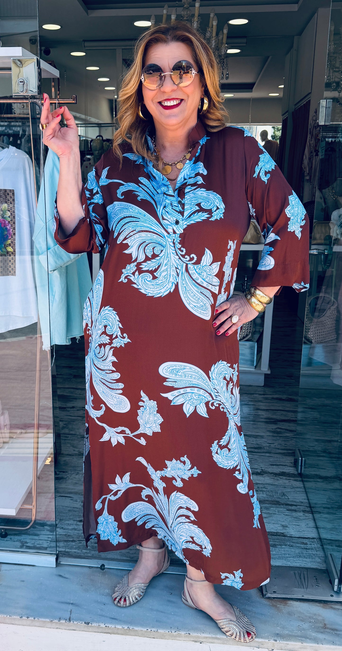 Maxi Καφτάνι Satin Look με Σχέδια “ΛΑΧΟΥΡΙΑ” Σοκολά με Γαλάζιο-1