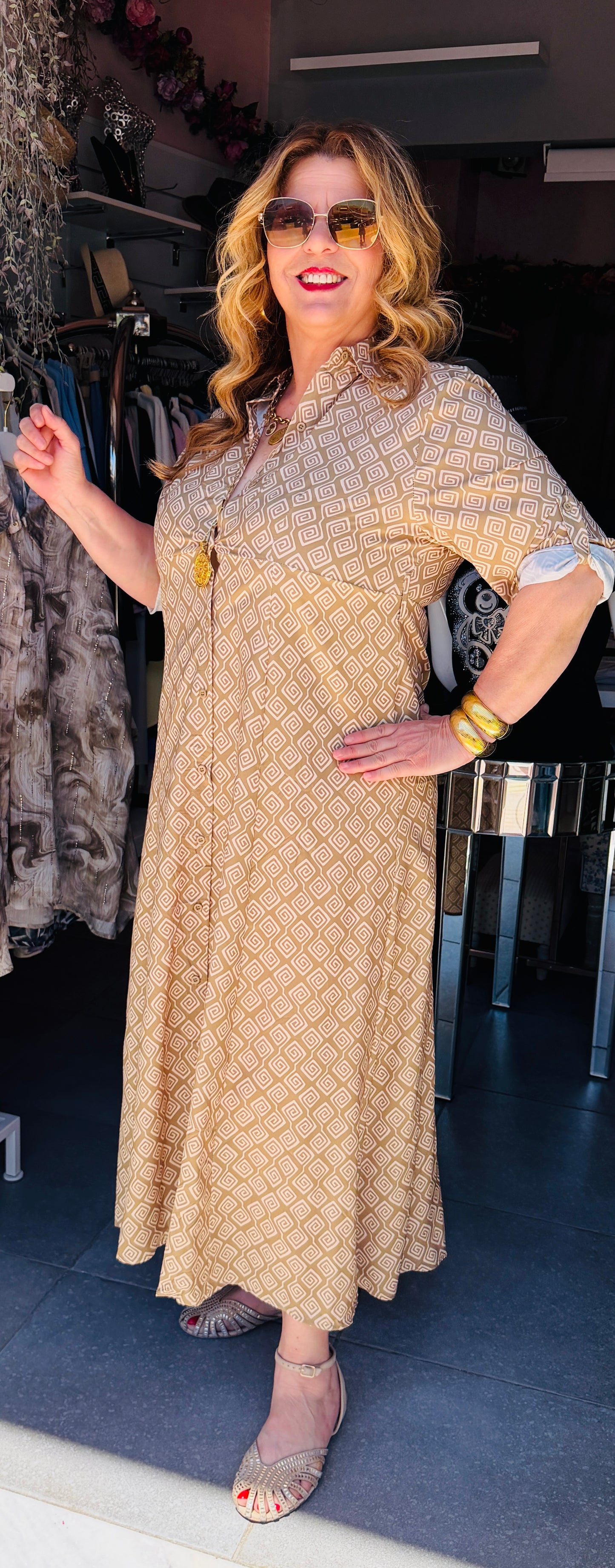 Μάξι Φόρεμα Σεμιζιέ με Σχέδιο Μέανδρος Plus Size Μπεζ-5