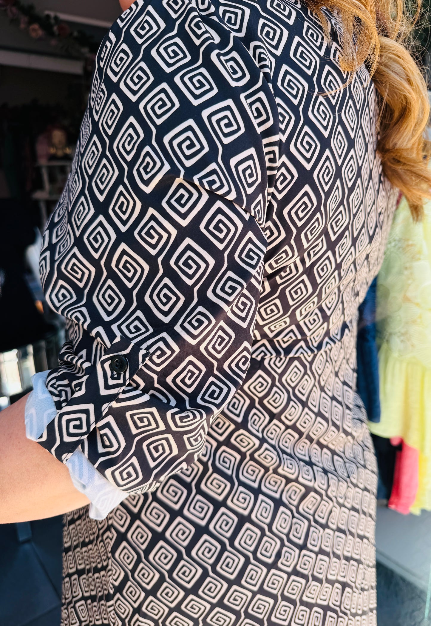 Μάξι Φόρεμα Σεμιζιέ με Σχέδιο Μέανδρος Plus Size Μαυρο-1