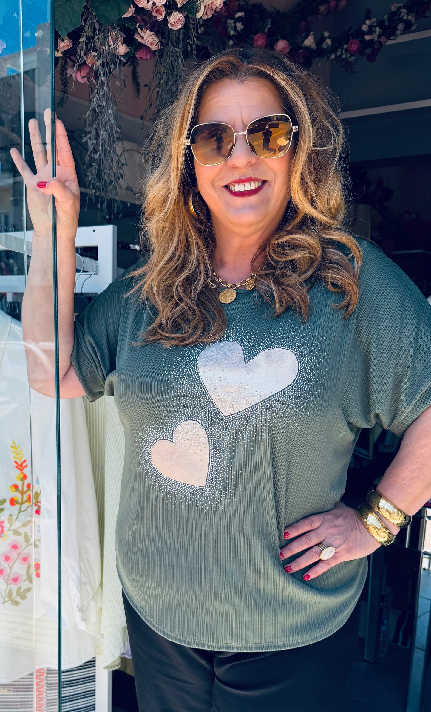 Oversized Χακί Ριπ Μπλούζα με Καρδιές & Στρας Plus Size-1