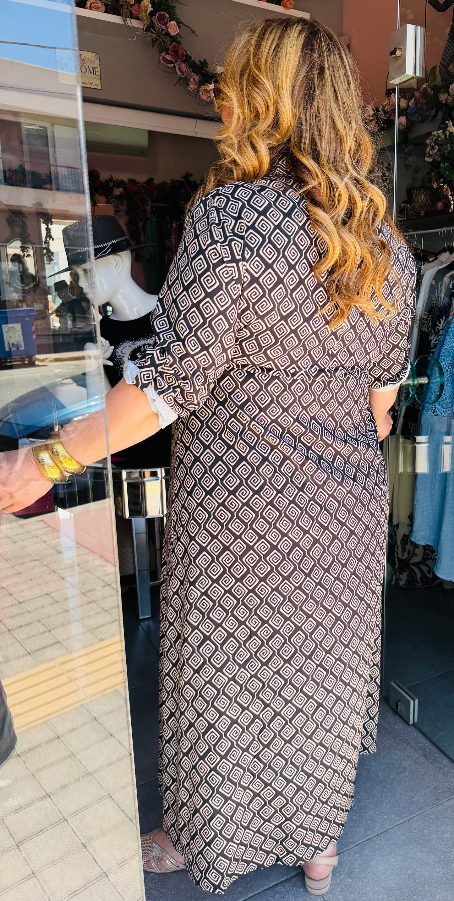Μάξι Φόρεμα Σεμιζιέ με Σχέδιο Μέανδρος Plus Size Μαυρο-1