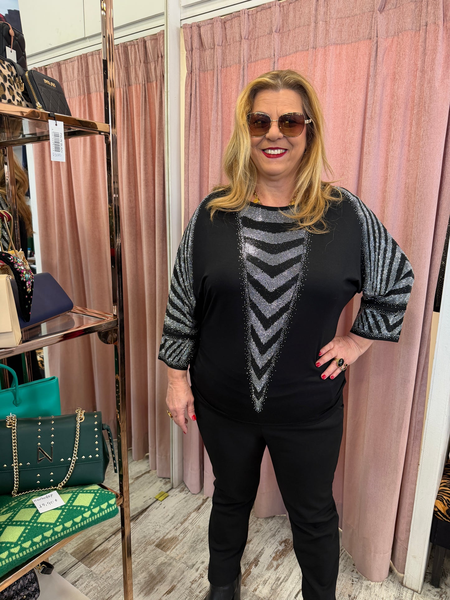 Μπλούζα με ασημί και μαύρα στρας