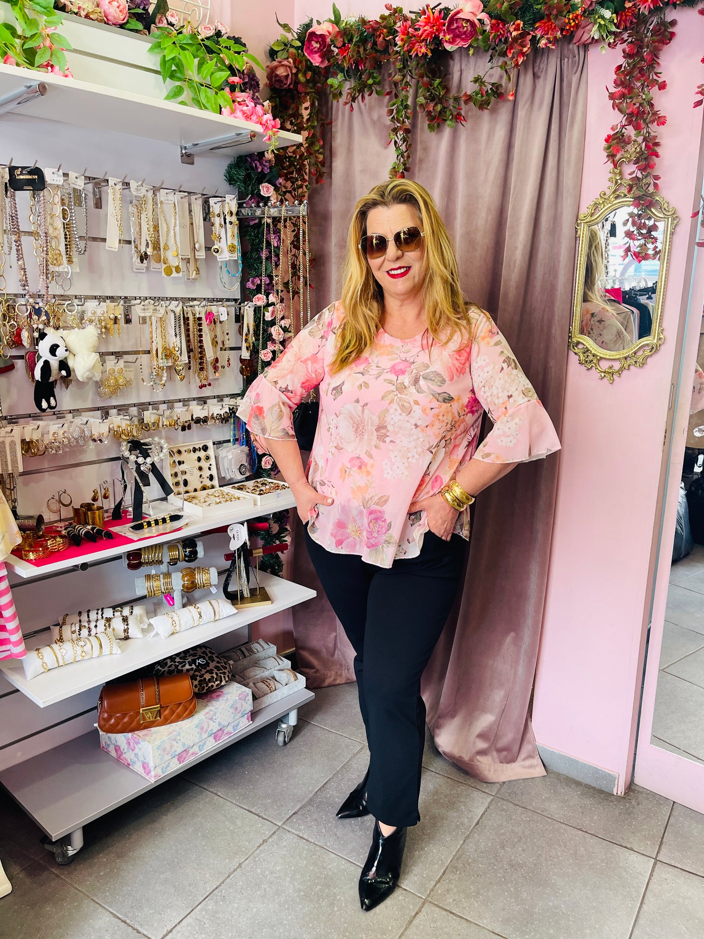 Ροζ Μπλούζα με Φλοράλ Σχέδιο και Μανίκια Καμπάνα – Κομψό Γυναικείο Top -2