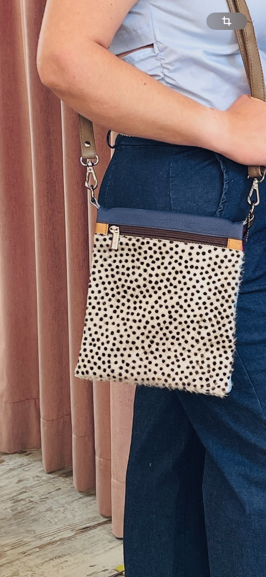 Δερμάτινη Χιαστή Τσάντα Made in Spain – Μοναδικό Στυλ για Κάθε Μέρα