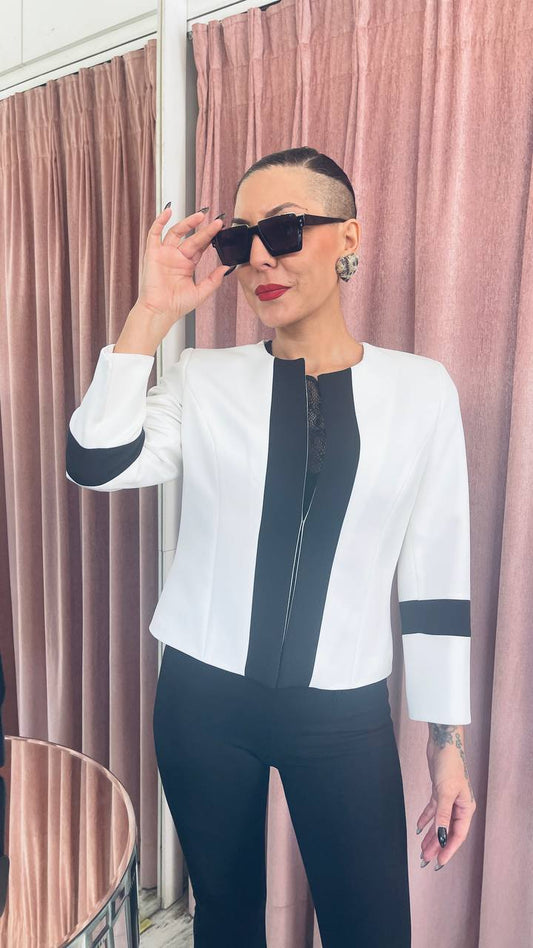 Vagias ΚΛΑΣΣΙΚΟ ΚΟΝΤΟ ΜΕ ΜΑΥΡΕΣ ΛΕΠΤΟΜΕΡΕΙΕΣ	ΛΕΥΚΟ