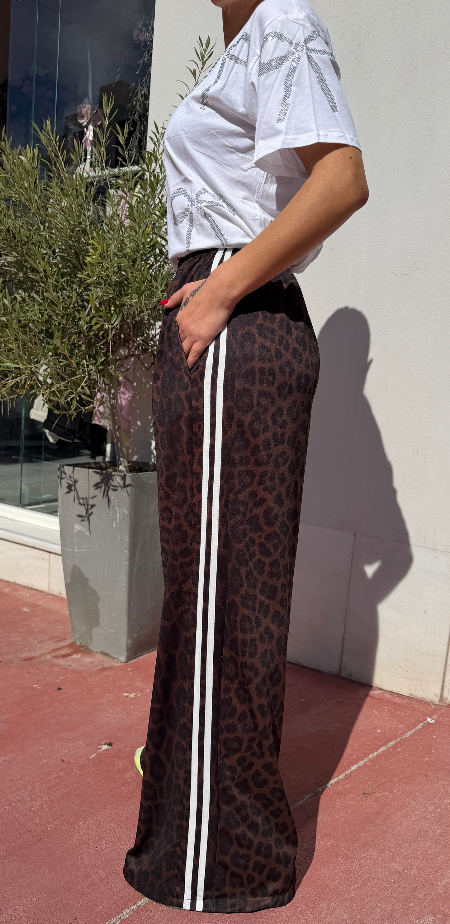 Φόρμα με ίσια γραμμή Jaguar print και ρίγα ασπρο-3