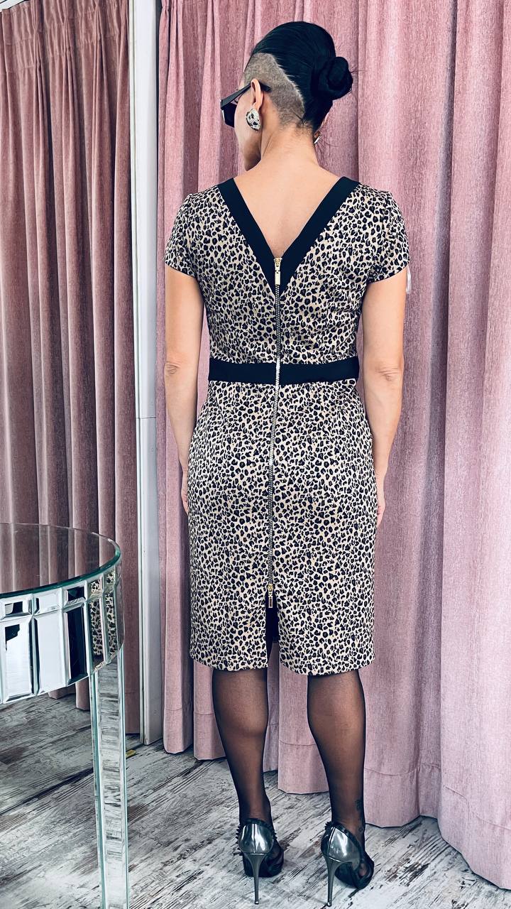 Vagias Φόρεμα αμάνικο λεοπάρ σε ίσια γραμμή Ελληνικής βιοτεχνίας