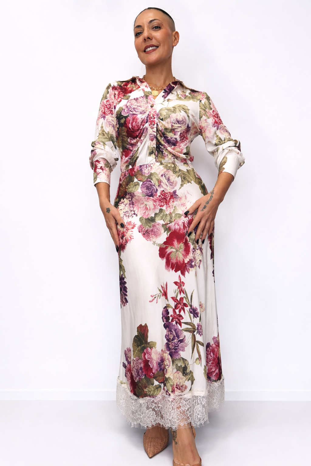 Midi Floral Φόρεμα με Δαντέλα – Ρομαντικό & Chic Look